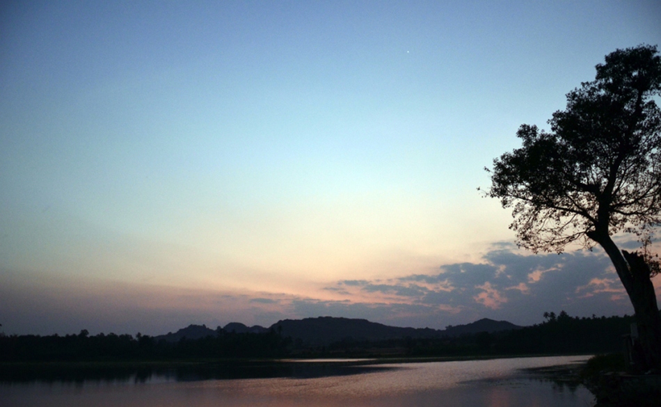 ಬೆಳಕಿದ್ದು ಕತ್ತಲೆಯು ಹೇಗೆ:ಅಬ್ದುಲ್ ರಶೀದ್ ಅಂಕಣ