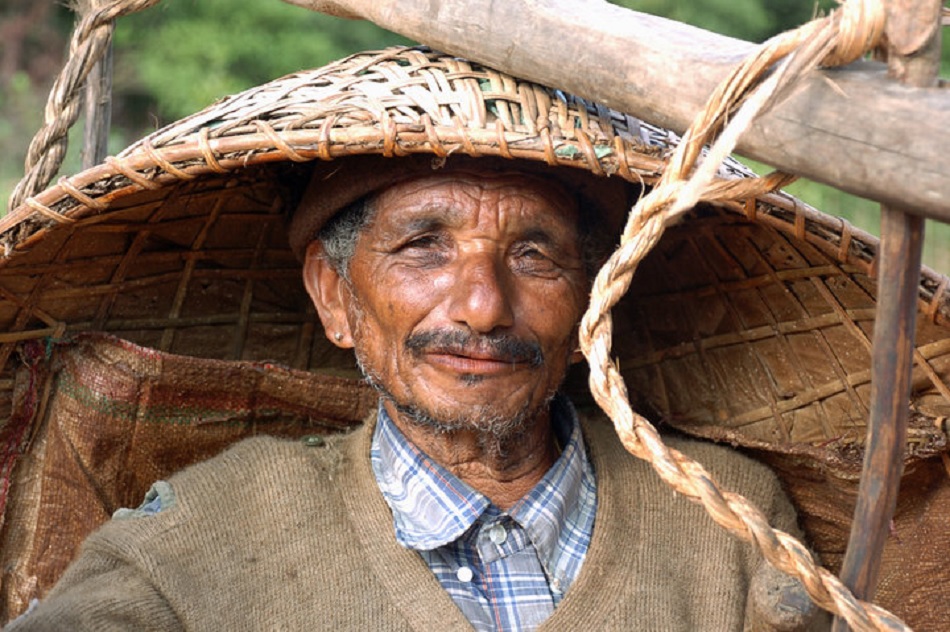 ಹೊತ್ತು ಮಾರುವವರು:ಒಂದು ಪ್ರಬಂಧ