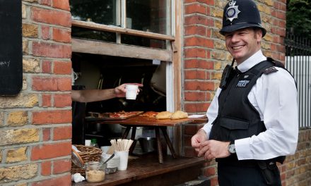 ಇಂಗ್ಲೆಂಡಿನ ಪೋಲೀಸರ ಕರ್ತವ್ಯಗಳೂ ಮತ್ತು ಕಷ್ಟಸುಖಗಳೂ