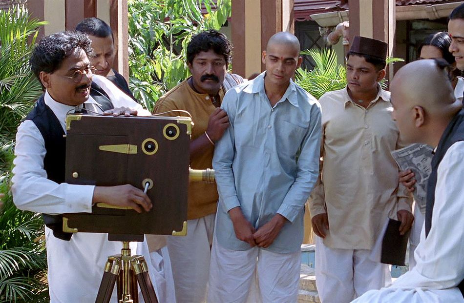 ಹರಿಶ್ಷಂದ್ರಾಚೀ ಫ್ಯಾಕ್ಟರಿ:ಫಾಲ್ಕೆಯವರ ಸಿನೆಮಾ ಸಾಹಸದ ಕಥಾನಕ