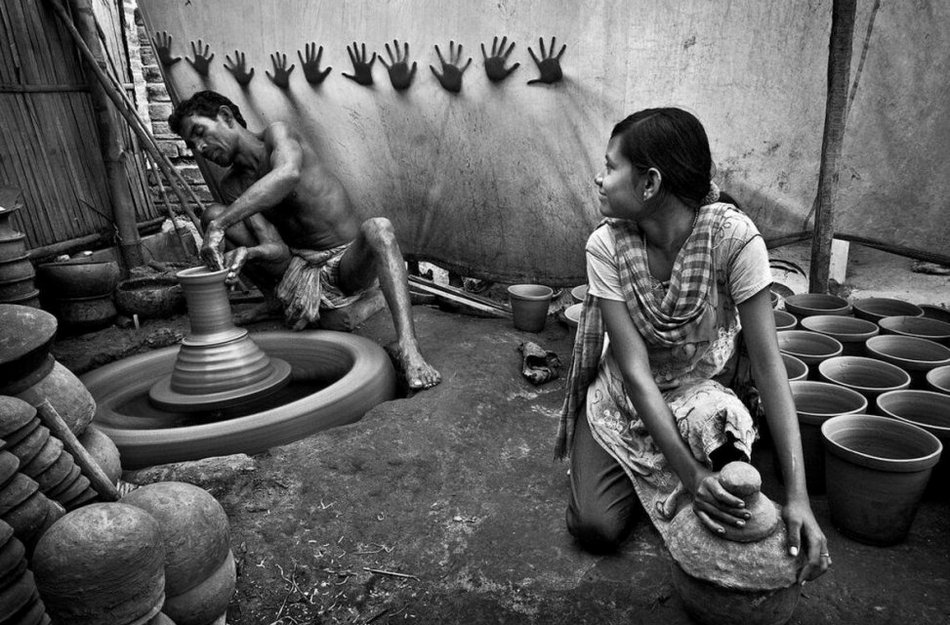 ನಾವು ಮತ್ತು ನಮ್ಮ ಪಾತ್ರೆ ಪಗಡೆಗಳು: ಕೆ. ವಿ. ತಿರುಮಲೇಶ್ ಬರಹ