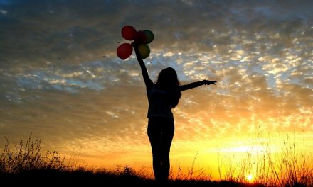 ಬಲೂನು ಊದುವ ಮಂಗಳಿ ಮತ್ತು ಹಾಡು ಹೇಳುವ ಮಕ್ಕಳು… : ಶ್ರೀಹರ್ಷ ಸಾಲಿಮಠ ಅಂಕಣ