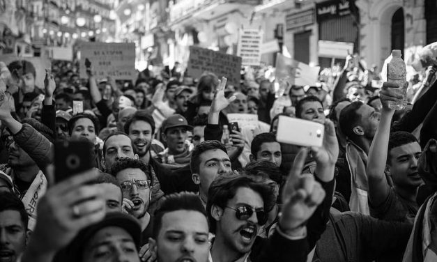 ಹೋರಾಟಗಾರರು ಮತ್ತು ಫಲಾನುಭವಿಗಳು: ಶ್ರೀಹರ್ಷ ಸಾಲಿಮಠ ಅಂಕಣ