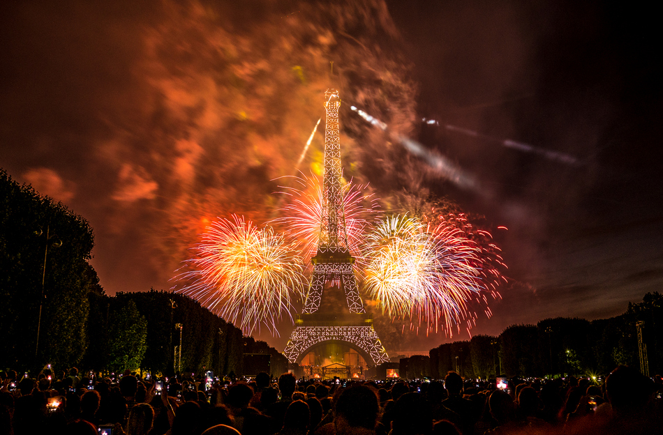 ಕೊನೆಯಿಲ್ಲದ ಕತ್ತಲಲ್ಲಿ ಮೊಂಬತ್ತಿಯ ಬೆಳಕು: ಯೋಗೀಂದ್ರ ಮರವಂತೆ ಅಂಕಣ