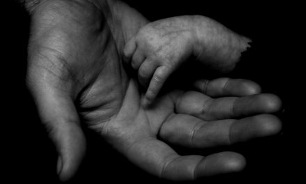 ಗೂಡು ಕಟ್ಟುವ ಆಟ: ನಾಗರಾಜ ಪೂಜಾರ ಬರೆದ ಈ ದಿನದ ಕವಿತೆ