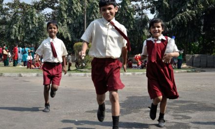 ನಮ್ಮ ಚಿತ್ರಗಳಿಗೆ ಅವರು ಬಣ್ಣ ತುಂಬುತ್ತಿದ್ದಾರೆ