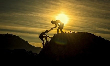 ಮಾನವೀಯತೆಯ ಹಾದಿಯನ್ನು ಆರಿಸಿಕೊಂಡವರು..