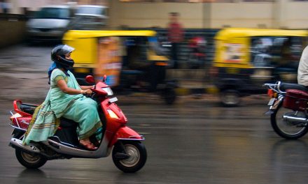 ರಾಜರಥದಲ್ಲಿ ವಿರಾಜಮಾನರಾದ ಭುವನಮ್ಮನ ಕತೆ