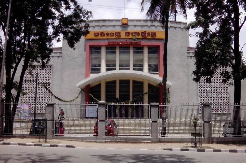 ವಸ್ತುನಿಷ್ಠ ವಿಮರ್ಶೆ-ಟೀಕೆಗಳಿಗೆ ಜಾಗವಿಲ್ಲದ ಕಾಲ