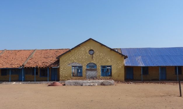 ಭಟ್ಟಿ ಇಳಿಸುವಿಕೆ ಮತ್ತು ಕಾರ್ಪೆಂಟರಿ ಕೆಲಸಗಾರರಾದುದು