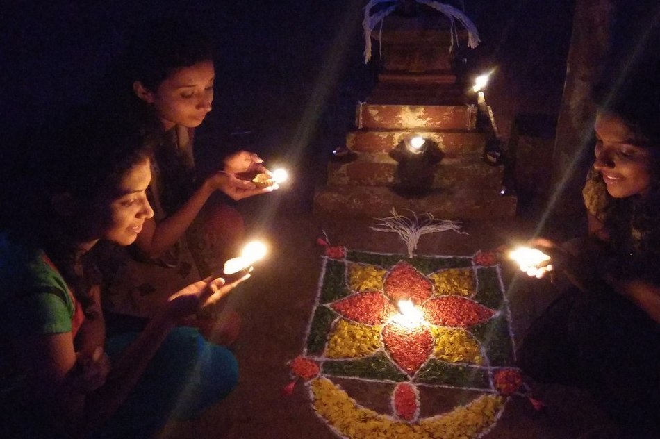 ಒಲವಿನ ಬೆಳಕು ಬೆಳಗುವ ದೀಪದ ಹಬ್ಬ…