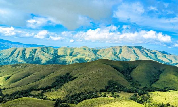 ಕ್ಯಾತನಮಕ್ಕಿಯ ಕಾಲಮೇಲೆ ಕೂತು ಗಾಳಿಗುಡ್ಡವ ನೆನೆದು