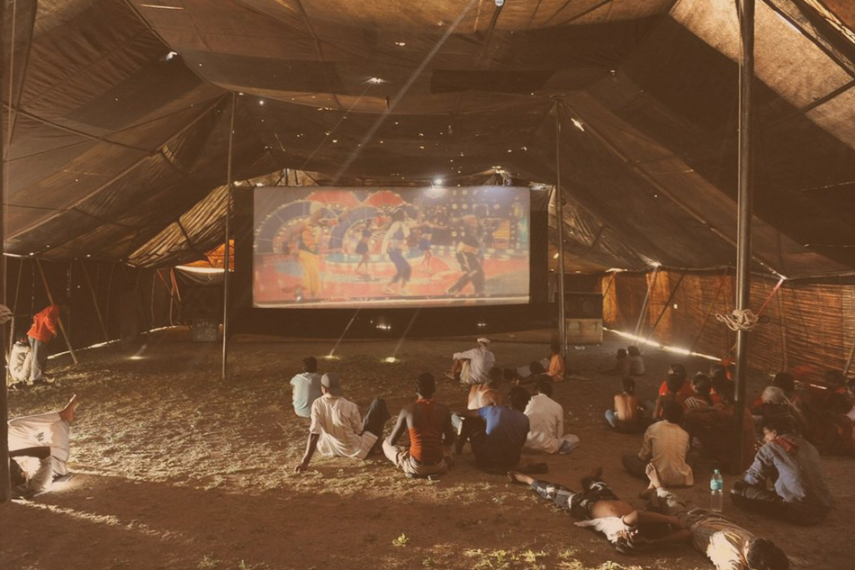 ಟೆಂಟ್ ಸಿನಿಮಾನೂ ಮತ್ತು ಪೊರಕೆ ನ್ಯೂಸೂ