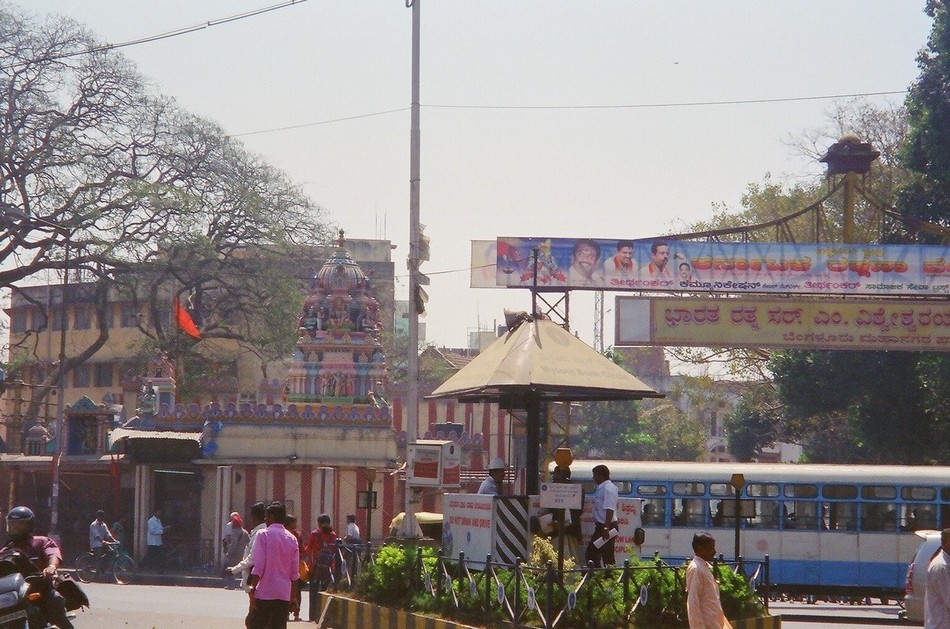 ಥಿಯೇಟರ್‌ನಲ್ಲಿ ಕನ್ನಡ ಢಿಂಢಿಮ….: ಎಚ್.ಗೋಪಾಲಕೃಷ್ಣ ಸರಣಿ