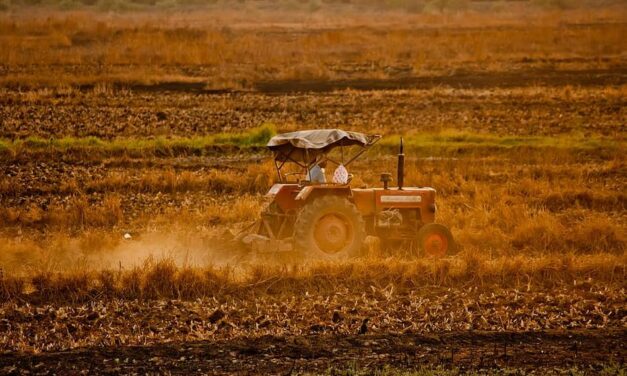 ಟ್ರ್ಯಾಕ್ಟರ್‌ ನಾವs ಹೊಡಿಯೋದು!: ಗುರುಪ್ರಸಾದ ಕುರ್ತಕೋಟಿ ಅಂಕಣ