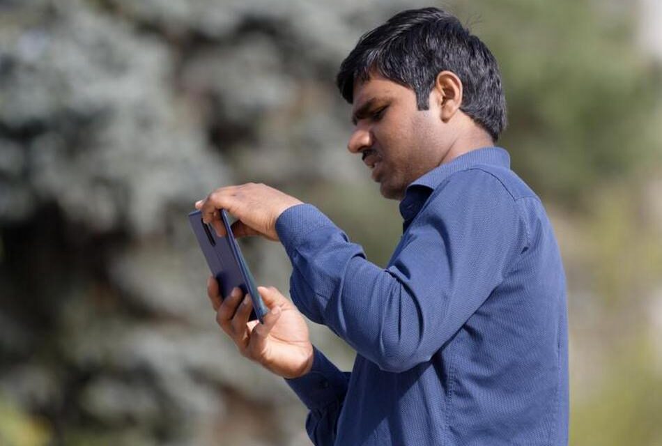 “ಯಾಕ್‌ ಫೋನ್‌ ತಗೀಲಿಲ್ಲ..” ಅಂತ ಕೇಳೋದಿಲ್ಲ!: ಗುರುಪ್ರಸಾದ್‌ ಕುರ್ತಕೋಟಿ ಅಂಕಣ