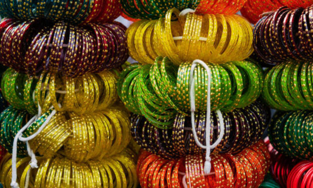 ಬಾಗಿಲಿಗೆ ಬಂದಿಹನು ಬಳೆಗಾರ: ಸ್ಮಿತಾ ರಾಘವೇಂದ್ರ ಬರಹ